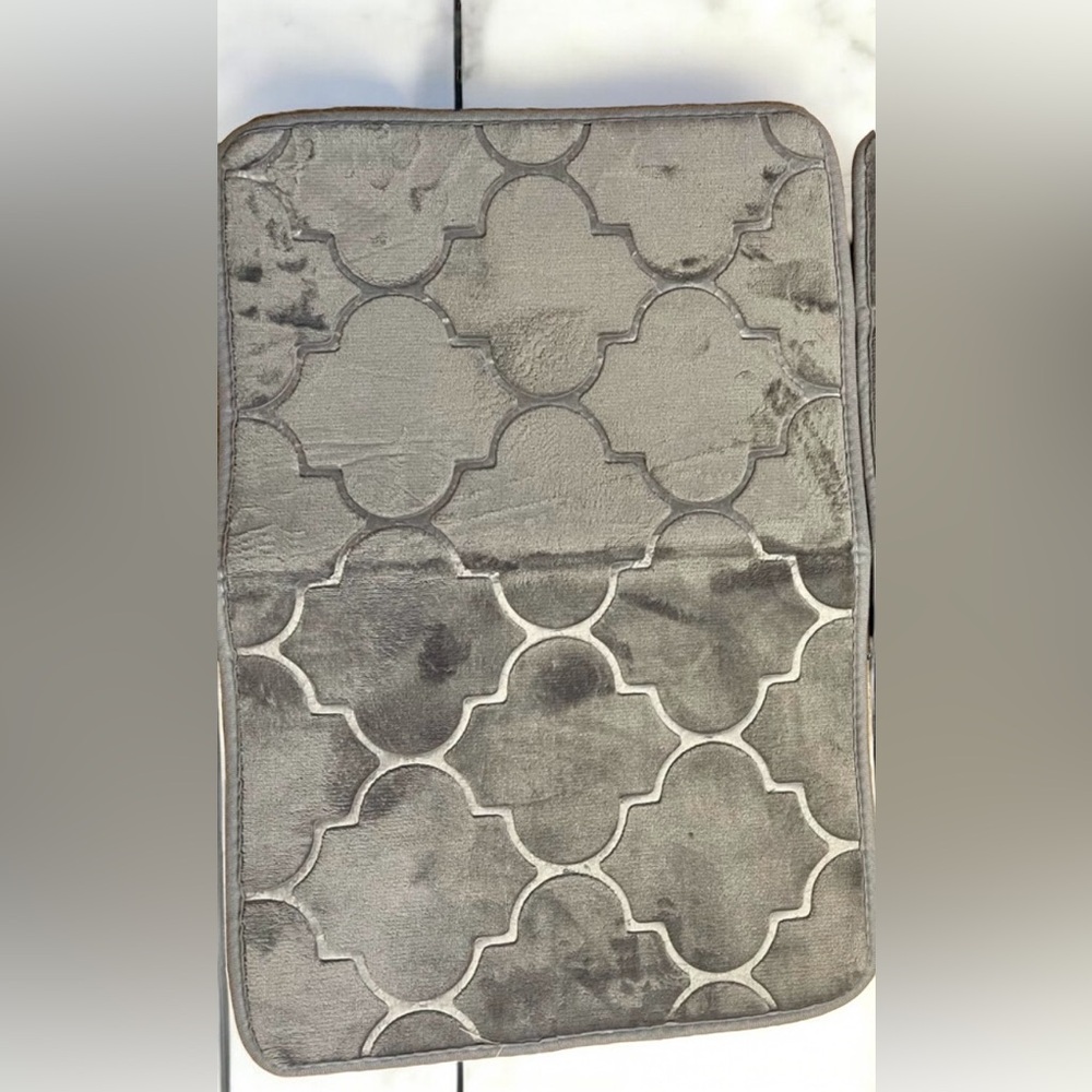 Gray Bath Mat Set - Picture 2 of 5